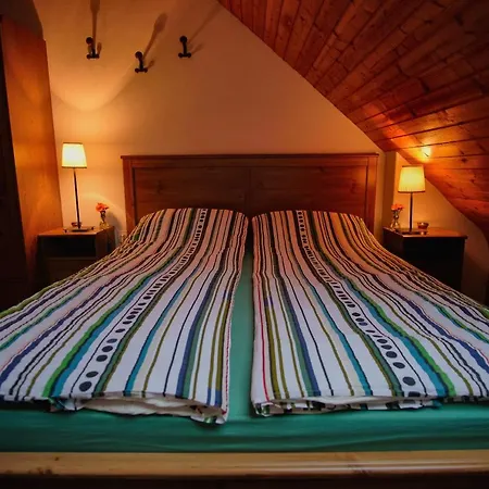 Holiday House Nyaraló *